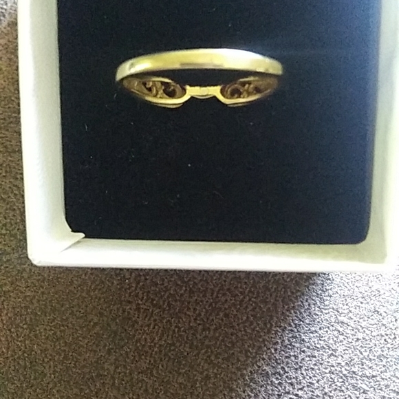 SOLD. 10k GOLD Diamond Solitaire Ring - Picture 3 of 6